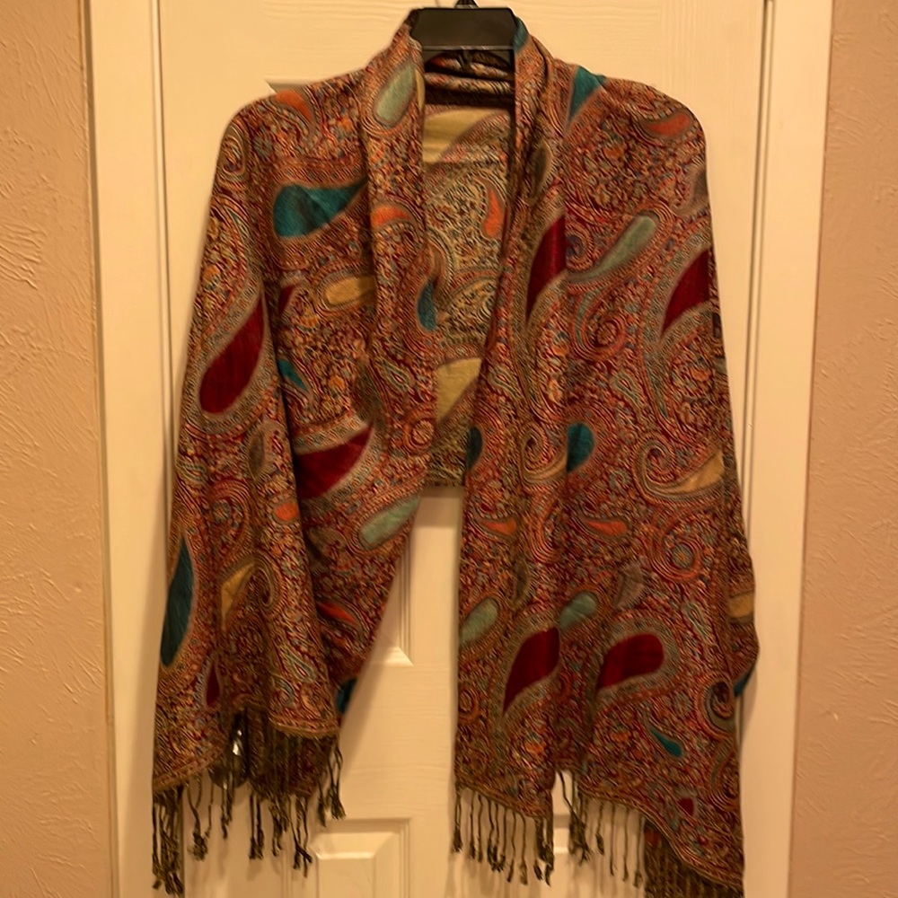 Beautiful Paisley Wrap
